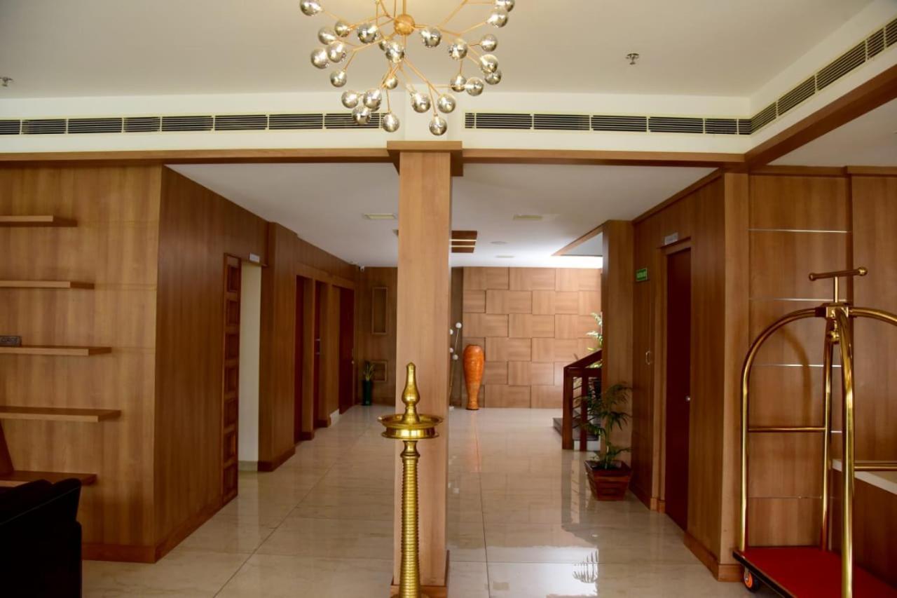 Hotel Emerald Palace Kottiyam Zewnętrze zdjęcie