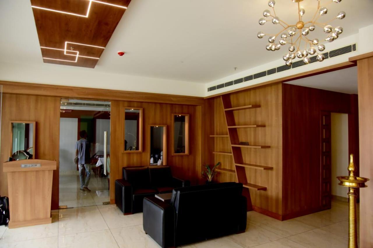 Hotel Emerald Palace Kottiyam Zewnętrze zdjęcie